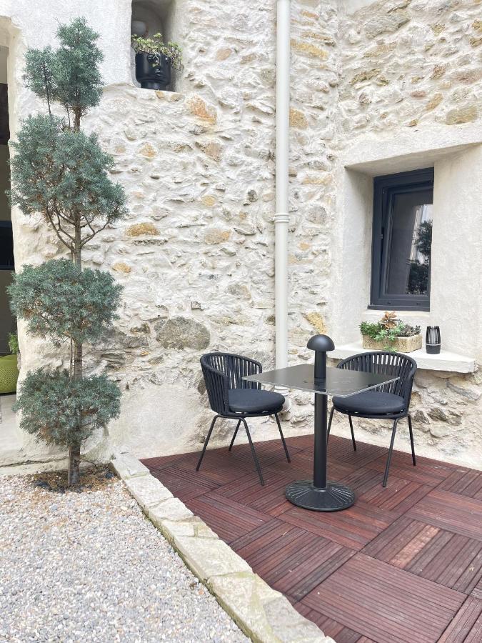 L'Oiseau Bleu Suite Merle Bleu Roubia Exterior foto